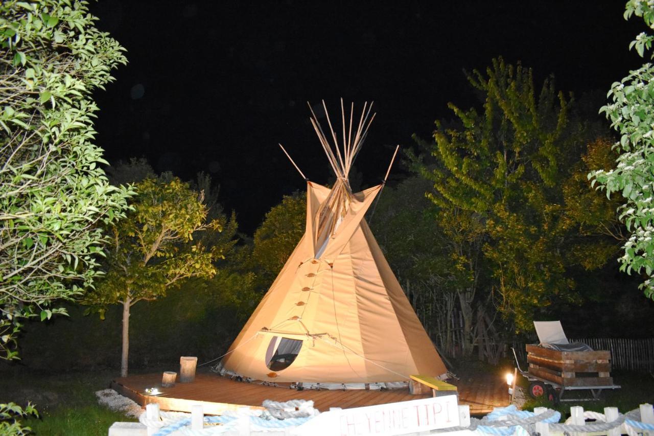 Nuit En Cheyenne Tipi A 500M De La Plage Cancale Buitenkant foto